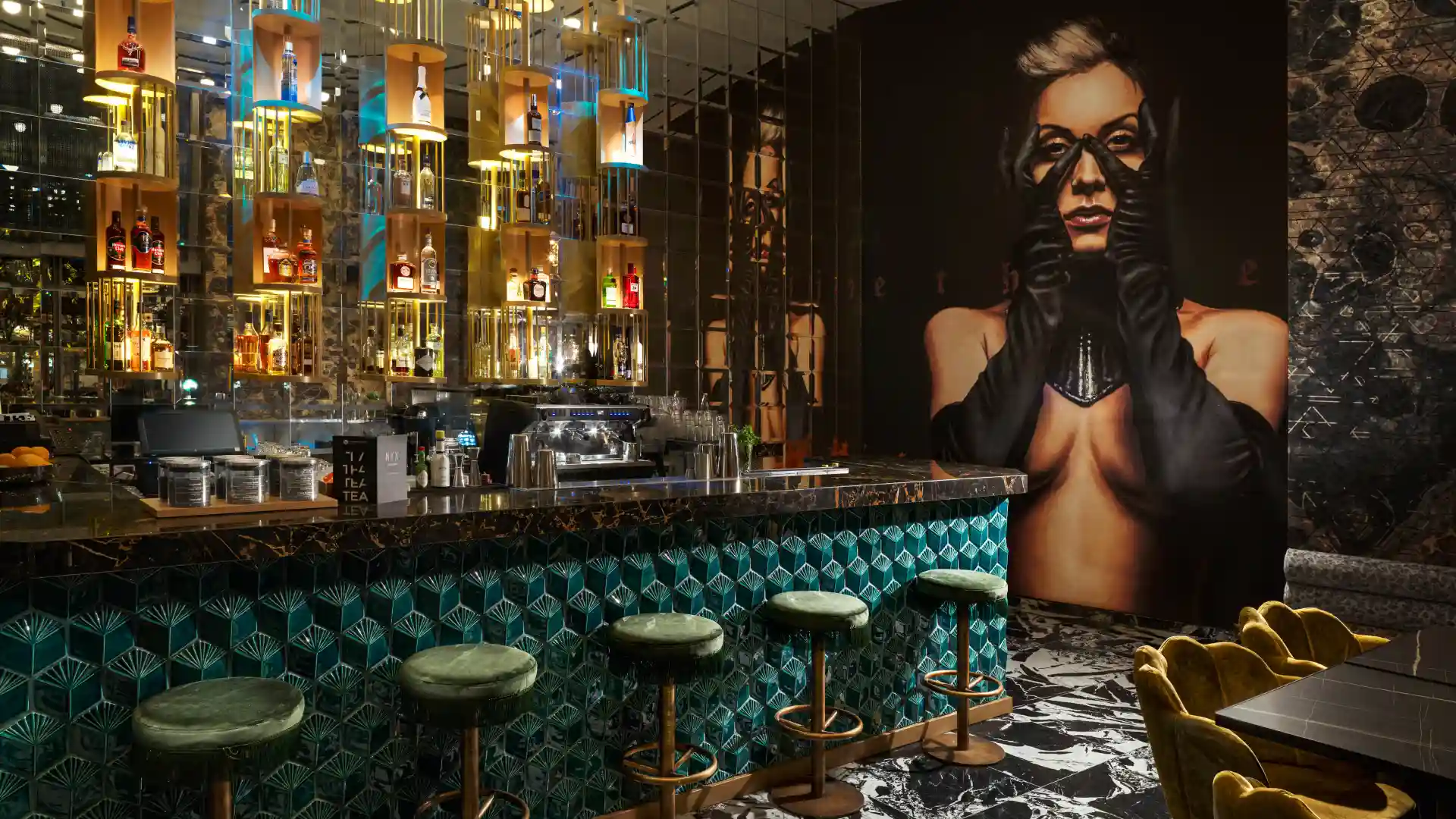 NYX Hotel Thessaloniki - Clash Lounge & Bar