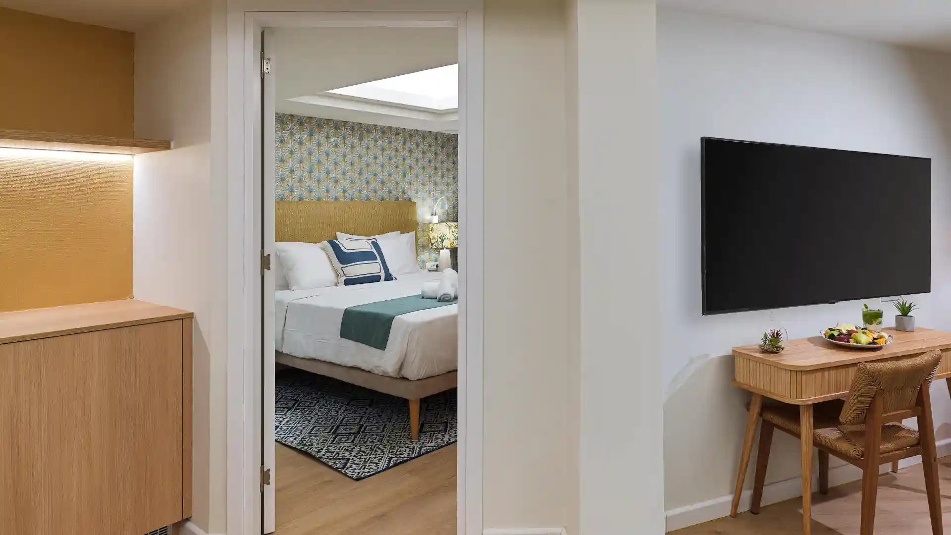 Deluxe Family Pool View