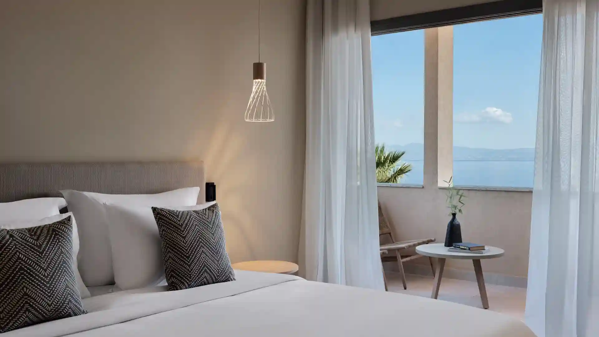 One-Bedroom Suite Sea View