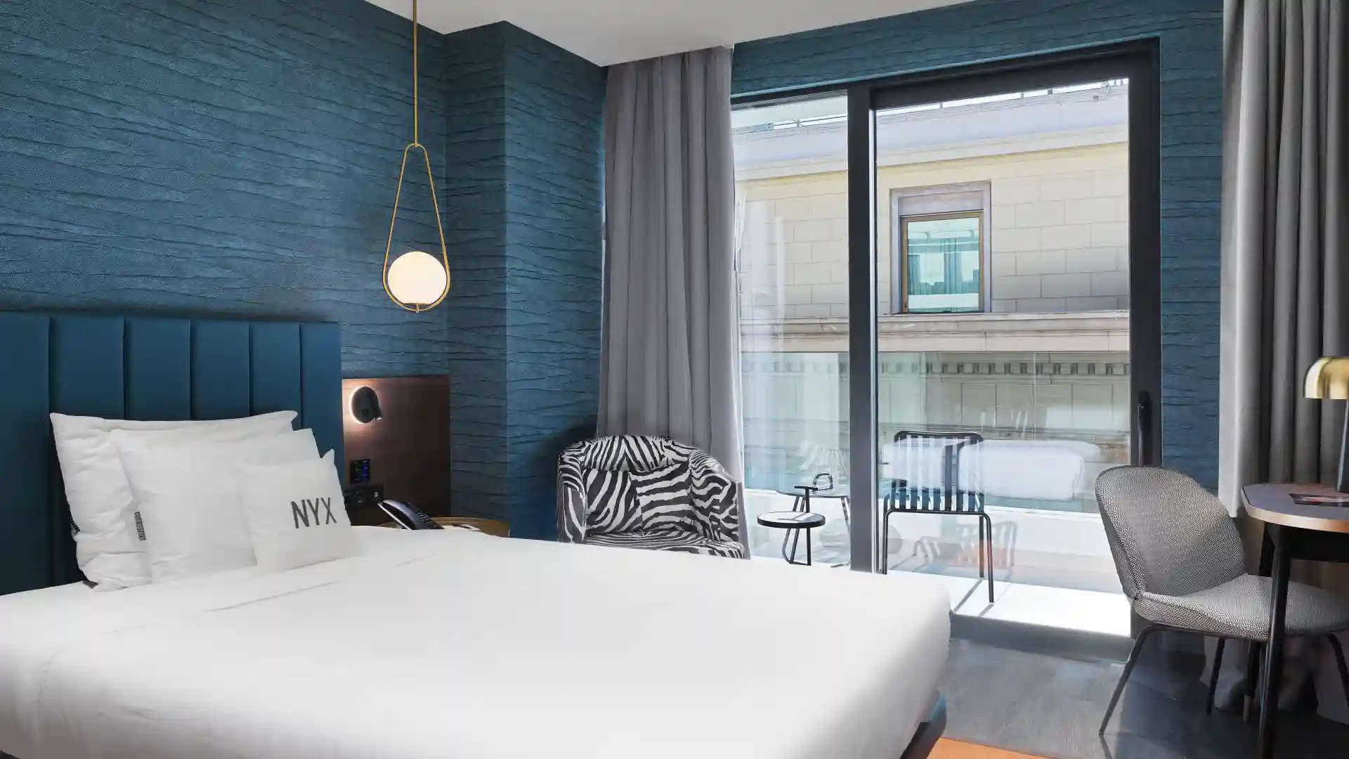 Heaven Acropolis Suite with Lounge Access