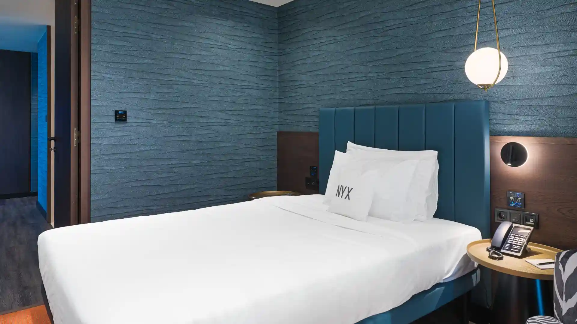 Heaven Acropolis Suite with Lounge Access