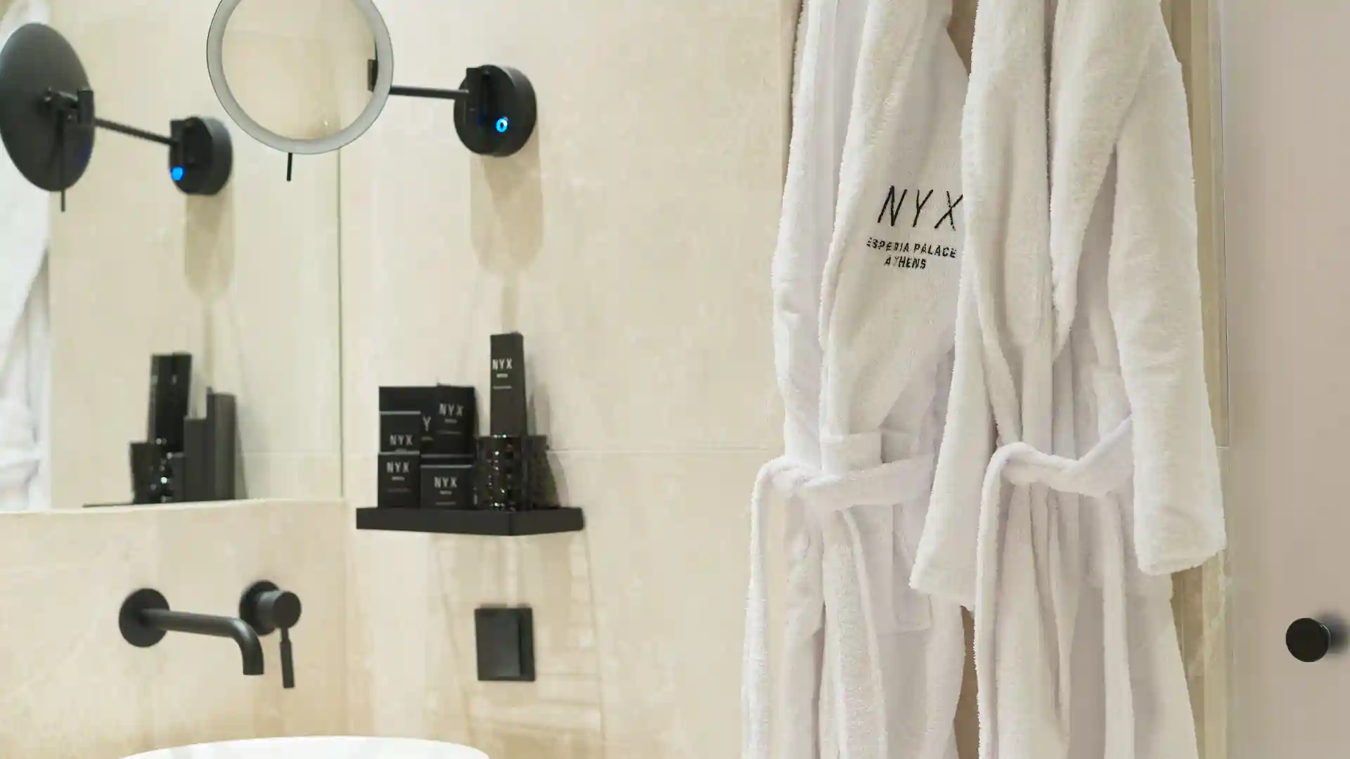 NYX Executive Suite with Lounge Access
