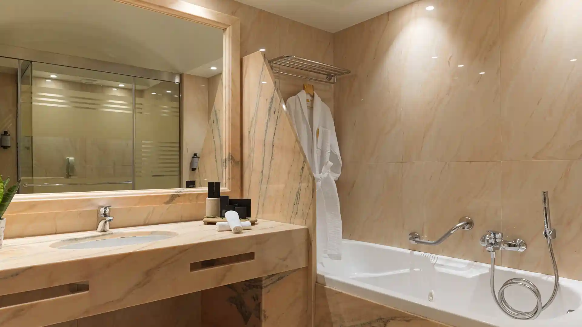 Executive Zimmer mit privatem Pool 
